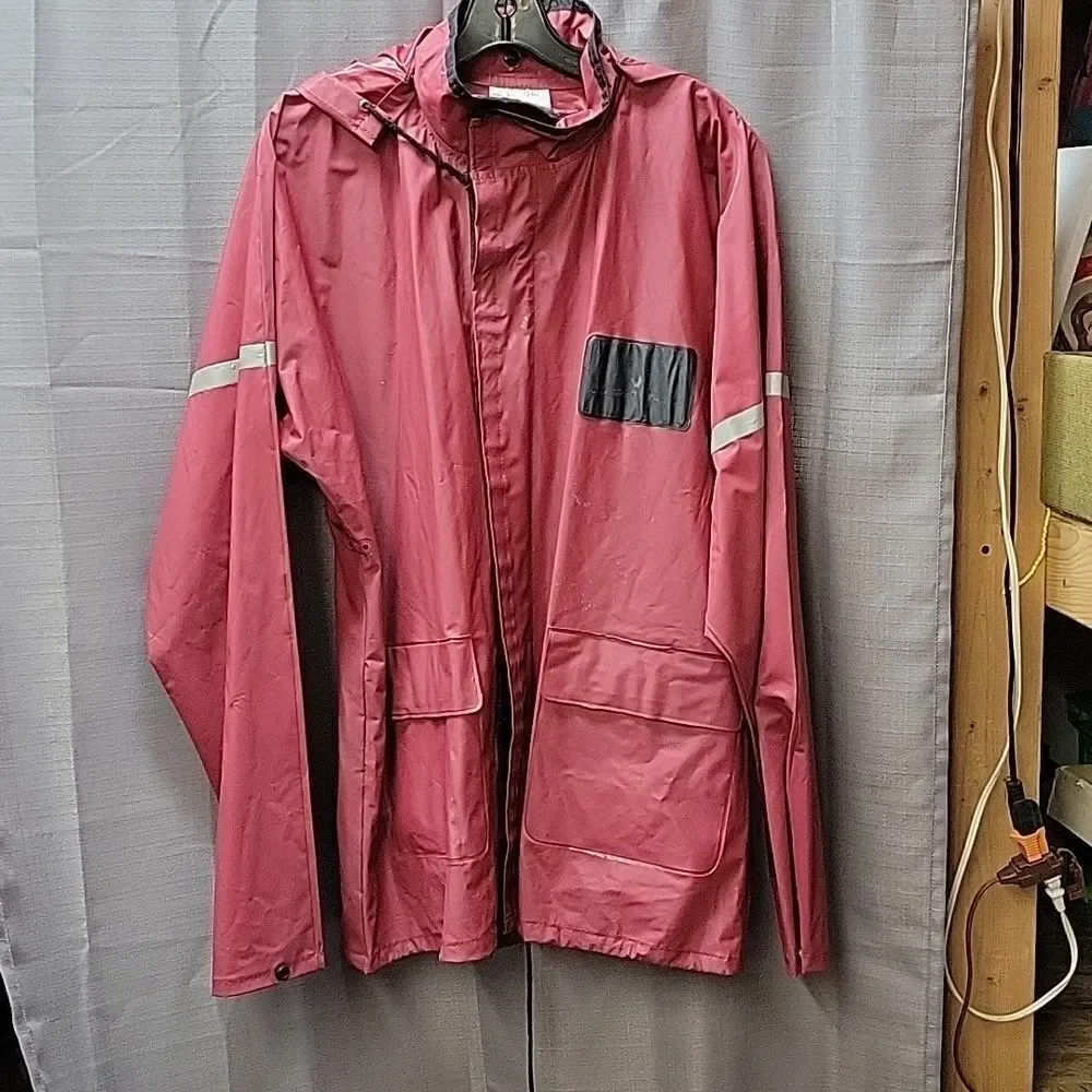 Fireman Halloween costume sz large with plastic hat.‎